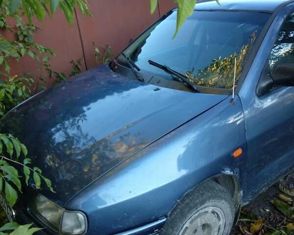 Синий Сеат Кордоба, объемом двигателя 1.8 л и пробегом 300 тыс. км за 1150 $, фото 4 на Automoto.ua