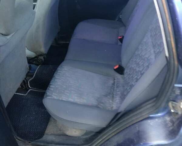 Синий Сеат Кордоба, объемом двигателя 1.8 л и пробегом 300 тыс. км за 1150 $, фото 3 на Automoto.ua