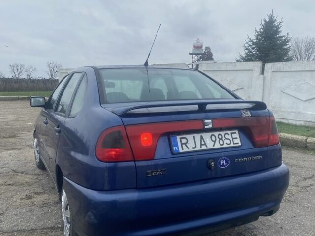 Синий Сеат Кордоба, объемом двигателя 1.4 л и пробегом 260 тыс. км за 950 $, фото 1 на Automoto.ua