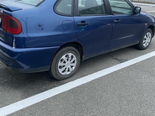 Синий Сеат Кордоба, объемом двигателя 1.4 л и пробегом 230 тыс. км за 950 $, фото 3 на Automoto.ua