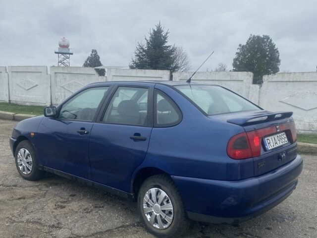 Синий Сеат Кордоба, объемом двигателя 1.4 л и пробегом 260 тыс. км за 950 $, фото 3 на Automoto.ua