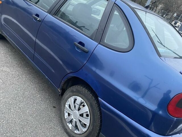 Синий Сеат Кордоба, объемом двигателя 1.4 л и пробегом 230 тыс. км за 950 $, фото 4 на Automoto.ua