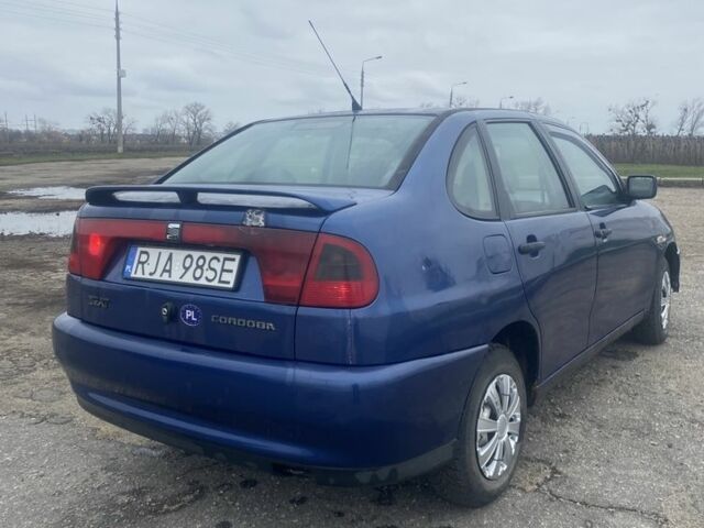 Синий Сеат Кордоба, объемом двигателя 1.4 л и пробегом 260 тыс. км за 950 $, фото 2 на Automoto.ua