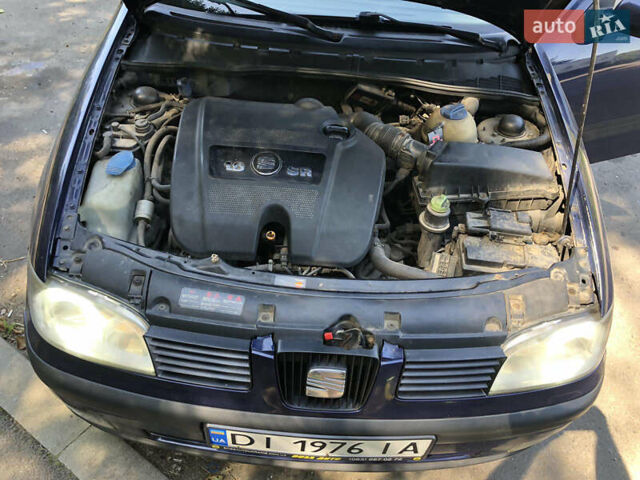 Синий Сеат Кордоба, объемом двигателя 1.6 л и пробегом 150 тыс. км за 3999 $, фото 10 на Automoto.ua