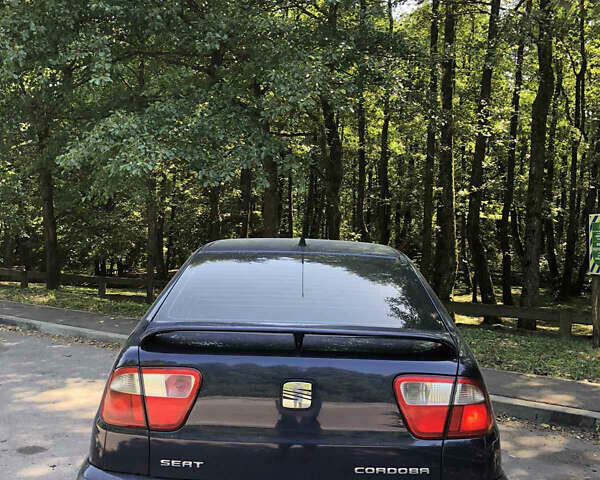 Синий Сеат Кордоба, объемом двигателя 1.6 л и пробегом 150 тыс. км за 3999 $, фото 3 на Automoto.ua
