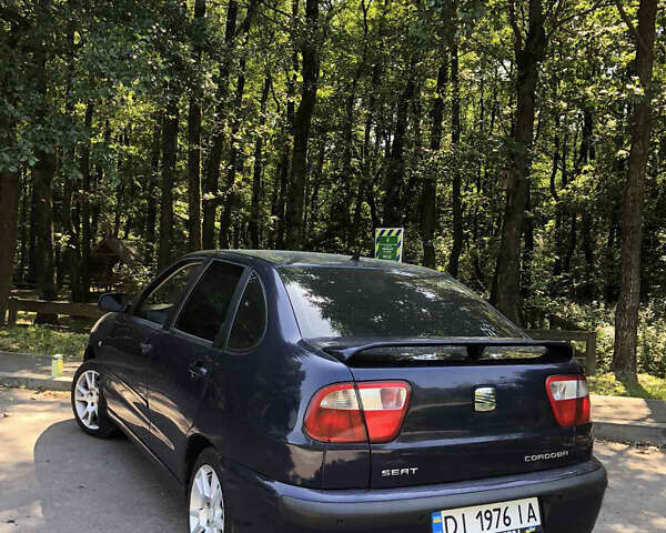 Синий Сеат Кордоба, объемом двигателя 1.6 л и пробегом 150 тыс. км за 3999 $, фото 2 на Automoto.ua