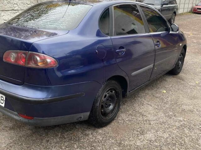 Синій Сеат Cordoba, об'ємом двигуна 1.4 л та пробігом 200 тис. км за 2600 $, фото 3 на Automoto.ua