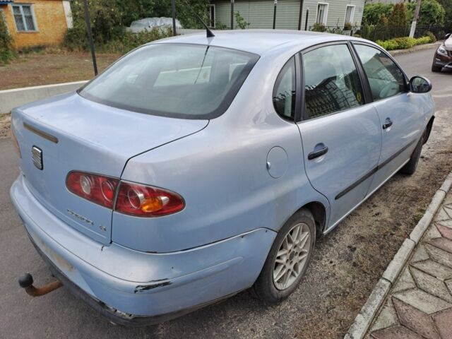 Синий Сеат Кордоба, объемом двигателя 1.4 л и пробегом 250 тыс. км за 1500 $, фото 3 на Automoto.ua