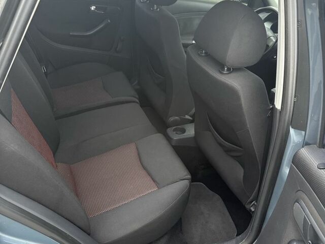 Синий Сеат Кордоба, объемом двигателя 2 л и пробегом 271 тыс. км за 3500 $, фото 8 на Automoto.ua