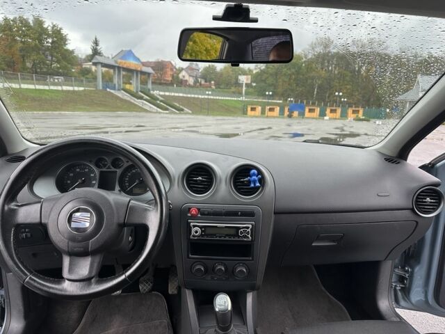 Синий Сеат Кордоба, объемом двигателя 2 л и пробегом 271 тыс. км за 3500 $, фото 10 на Automoto.ua