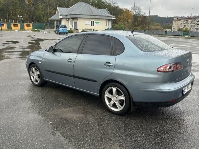 Синий Сеат Кордоба, объемом двигателя 2 л и пробегом 271 тыс. км за 3500 $, фото 3 на Automoto.ua