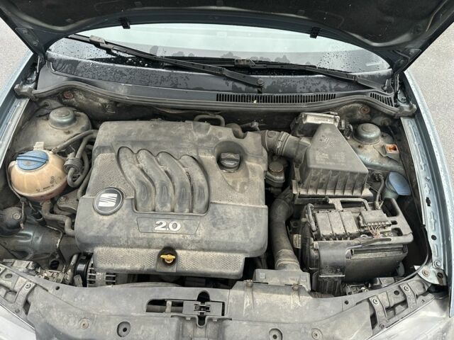 Синий Сеат Кордоба, объемом двигателя 2 л и пробегом 271 тыс. км за 3500 $, фото 7 на Automoto.ua