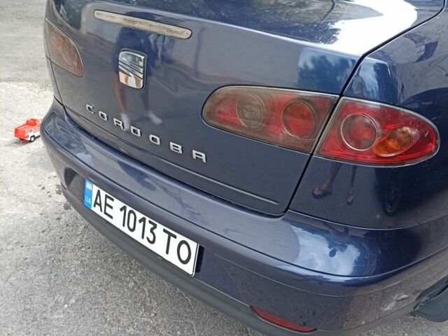 Синий Сеат Кордоба, объемом двигателя 2 л и пробегом 226 тыс. км за 3500 $, фото 6 на Automoto.ua