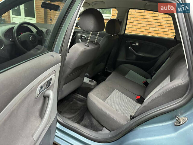 Синий Сеат Кордоба, объемом двигателя 1.39 л и пробегом 195 тыс. км за 3999 $, фото 9 на Automoto.ua