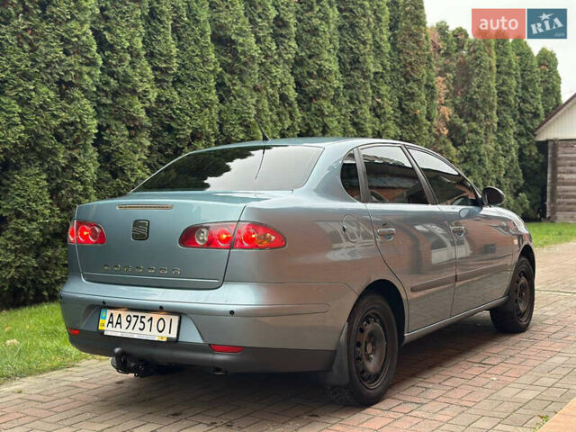 Синий Сеат Кордоба, объемом двигателя 1.39 л и пробегом 195 тыс. км за 3999 $, фото 2 на Automoto.ua