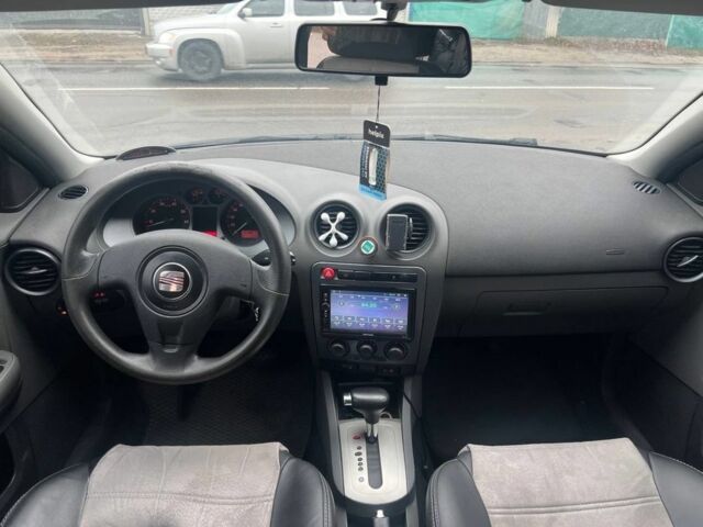 Синий Сеат Кордоба, объемом двигателя 0 л и пробегом 3 тыс. км за 4600 $, фото 4 на Automoto.ua