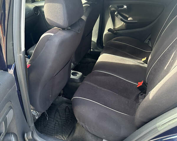 Синий Сеат Кордоба, объемом двигателя 1.98 л и пробегом 133 тыс. км за 4200 $, фото 8 на Automoto.ua