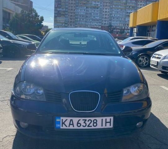 Синий Сеат Кордоба, объемом двигателя 2 л и пробегом 268 тыс. км за 3300 $, фото 3 на Automoto.ua