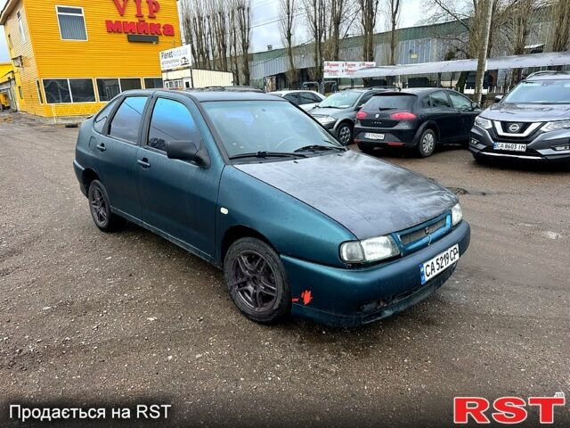 Зелений Сеат Cordoba, об'ємом двигуна 1.8 л та пробігом 200 тис. км за 1200 $, фото 4 на Automoto.ua