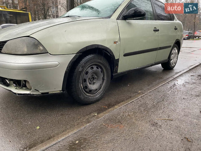 Зеленый Сеат Кордоба, объемом двигателя 1.4 л и пробегом 263 тыс. км за 2250 $, фото 4 на Automoto.ua