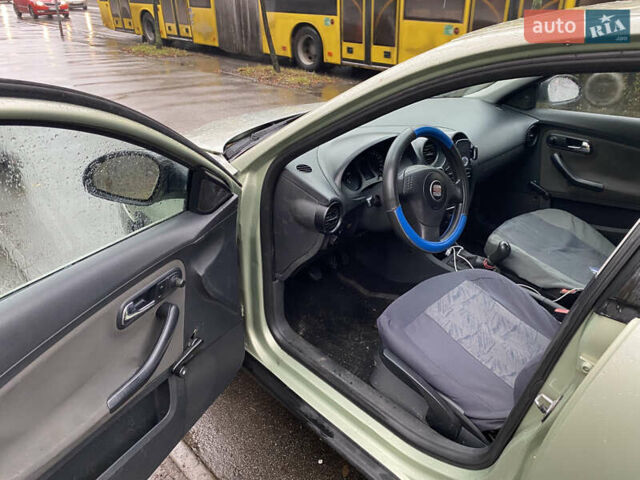 Зеленый Сеат Кордоба, объемом двигателя 1.4 л и пробегом 263 тыс. км за 2250 $, фото 5 на Automoto.ua