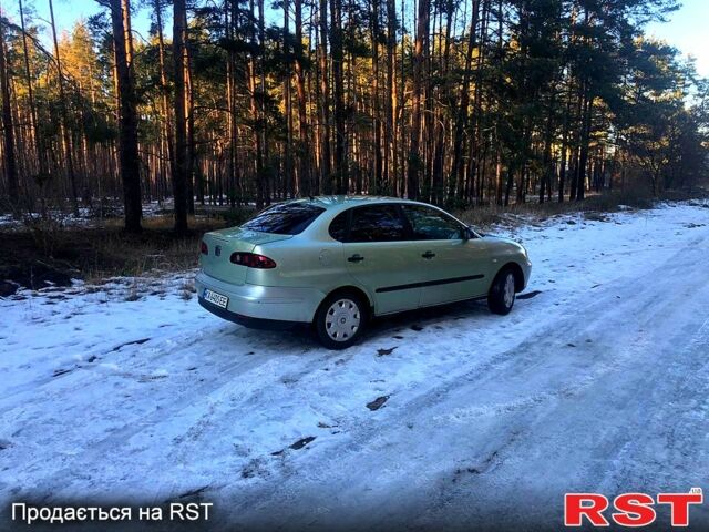 Зелений Сеат Cordoba, об'ємом двигуна 1.4 л та пробігом 245 тис. км за 3400 $, фото 2 на Automoto.ua