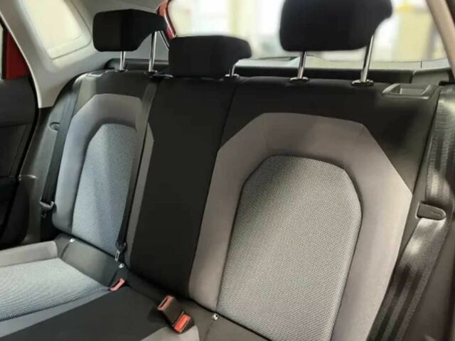 Красный Сеат Другая, объемом двигателя 1 л и пробегом 45 тыс. км за 15668 $, фото 4 на Automoto.ua