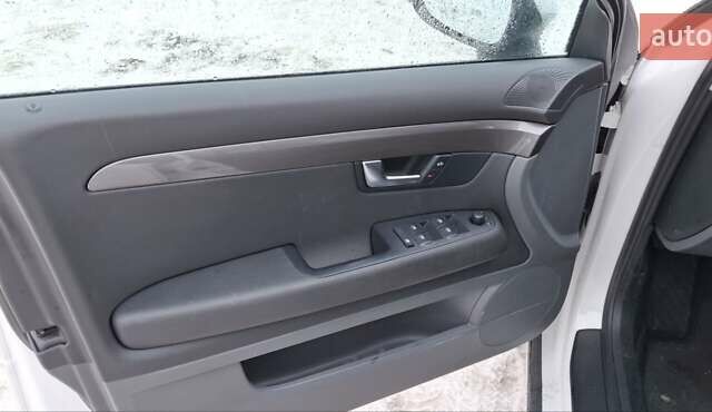 Белый Сеат Эксео, объемом двигателя 1.8 л и пробегом 169 тыс. км за 6900 $, фото 4 на Automoto.ua