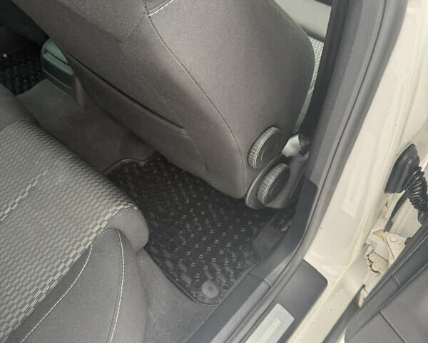 Білий Сеат Ексео, об'ємом двигуна 1.98 л та пробігом 215 тис. км за 11500 $, фото 54 на Automoto.ua