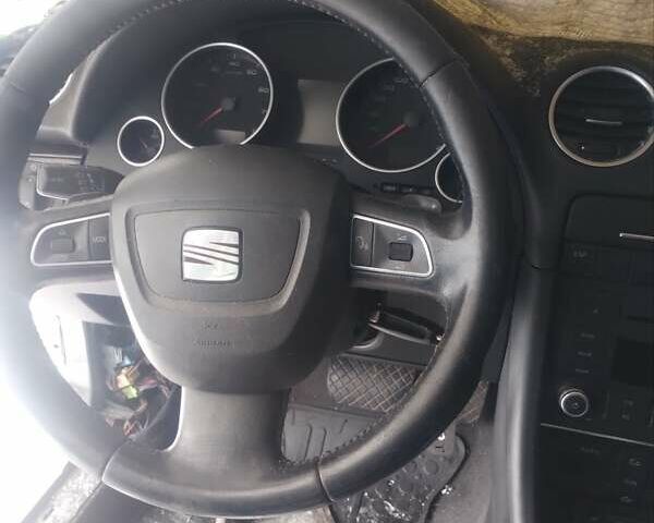 Сірий Сеат Ексео, об'ємом двигуна 1.98 л та пробігом 300 тис. км за 1800 $, фото 7 на Automoto.ua