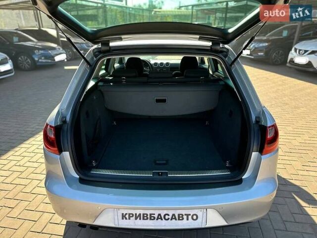 Сірий Сеат Ексео, об'ємом двигуна 2 л та пробігом 228 тис. км за 8300 $, фото 6 на Automoto.ua
