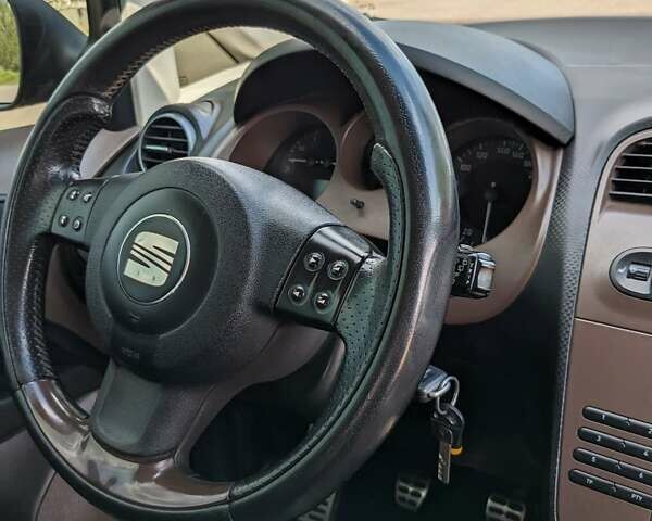 Сеат Фритрек, объемом двигателя 2 л и пробегом 220 тыс. км за 7500 $, фото 4 на Automoto.ua