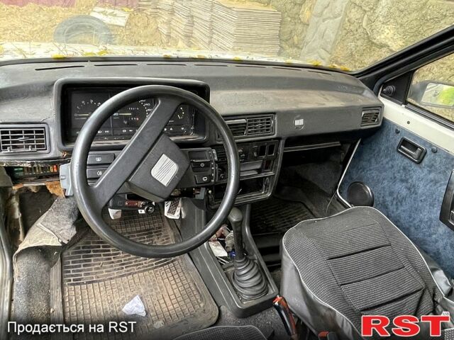 Сеат Ibiza 1984 у Одесі на Automoto.ua Білий Сеат Ibiza, об'ємом двигуна 1.2 л та пробігом 200 тис. км за 400 $, фото 6 на Automoto.ua