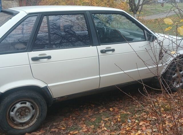 Белый Сеат Ибица, объемом двигателя 0.9 л и пробегом 260 тыс. км за 1000 $, фото 5 на Automoto.ua