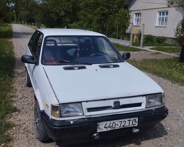 Белый Сеат Ибица, объемом двигателя 0.9 л и пробегом 85 тыс. км за 800 $, фото 7 на Automoto.ua