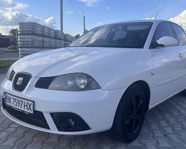 Белый Сеат Ибица, объемом двигателя 1.4 л и пробегом 200 тыс. км за 4200 $, фото 11 на Automoto.ua