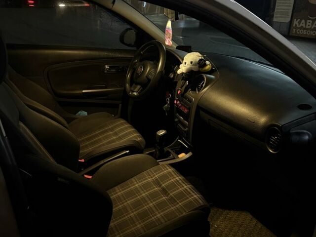 Белый Сеат Ибица, объемом двигателя 1.98 л и пробегом 231 тыс. км за 4300 $, фото 1 на Automoto.ua