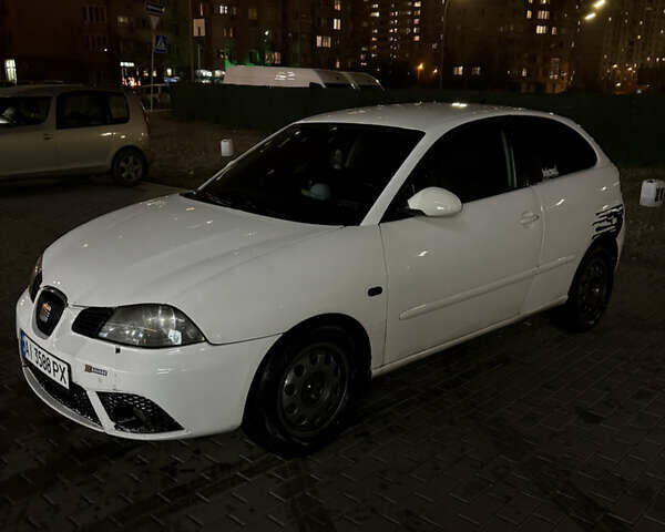 Белый Сеат Ибица, объемом двигателя 1.98 л и пробегом 231 тыс. км за 4300 $, фото 4 на Automoto.ua