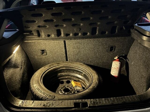 Белый Сеат Ибица, объемом двигателя 1.98 л и пробегом 231 тыс. км за 4300 $, фото 6 на Automoto.ua