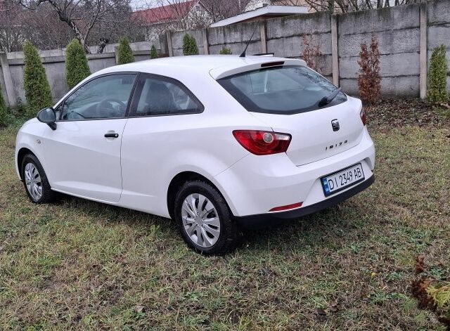 Белый Сеат Ибица, объемом двигателя 1.2 л и пробегом 230 тыс. км за 4800 $, фото 4 на Automoto.ua