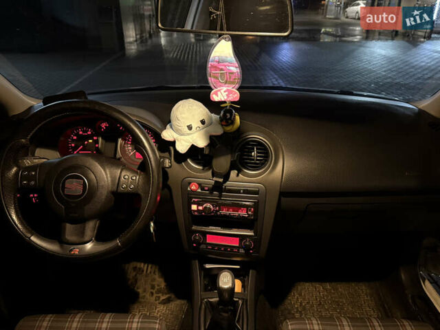 Белый Сеат Ибица, объемом двигателя 1.98 л и пробегом 231 тыс. км за 4300 $, фото 6 на Automoto.ua