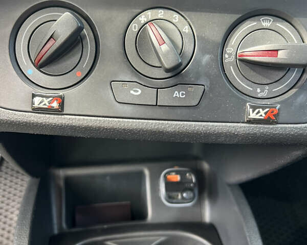 Белый Сеат Ибица, объемом двигателя 1.39 л и пробегом 182 тыс. км за 4950 $, фото 10 на Automoto.ua