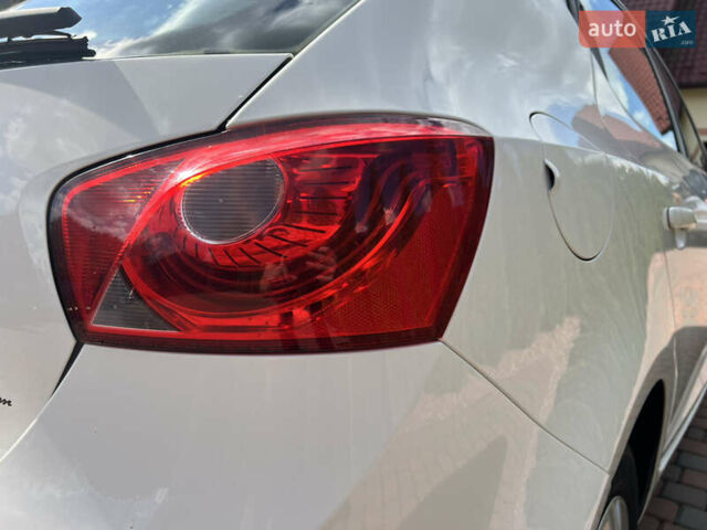 Белый Сеат Ибица, объемом двигателя 1.39 л и пробегом 182 тыс. км за 4950 $, фото 7 на Automoto.ua