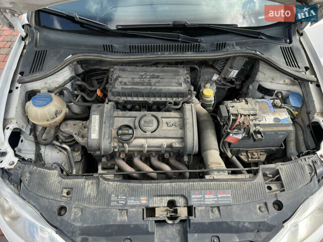 Белый Сеат Ибица, объемом двигателя 1.39 л и пробегом 182 тыс. км за 4950 $, фото 11 на Automoto.ua