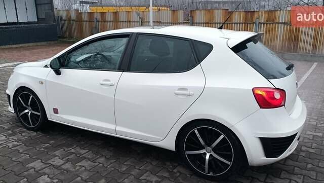 Белый Сеат Ибица, объемом двигателя 1.39 л и пробегом 197 тыс. км за 5000 $, фото 41 на Automoto.ua