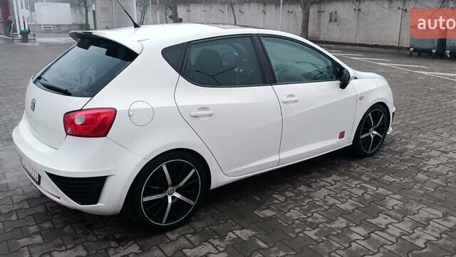 Белый Сеат Ибица, объемом двигателя 1.39 л и пробегом 197 тыс. км за 5000 $, фото 42 на Automoto.ua