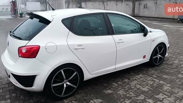 Белый Сеат Ибица, объемом двигателя 1.39 л и пробегом 197 тыс. км за 5000 $, фото 45 на Automoto.ua