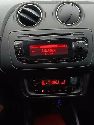 Белый Сеат Ибица, объемом двигателя 1.39 л и пробегом 197 тыс. км за 5000 $, фото 17 на Automoto.ua