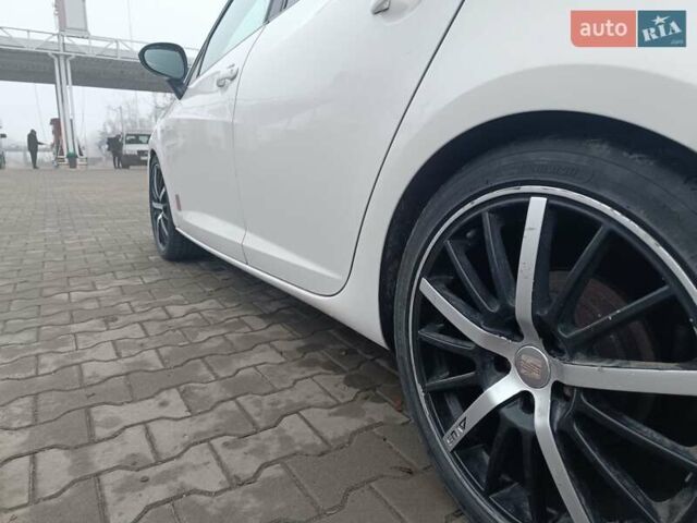 Белый Сеат Ибица, объемом двигателя 1.39 л и пробегом 197 тыс. км за 5000 $, фото 16 на Automoto.ua