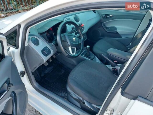 Білий Сеат Ibiza, об'ємом двигуна 1.39 л та пробігом 203 тис. км за 4500 $, фото 18 на Automoto.ua